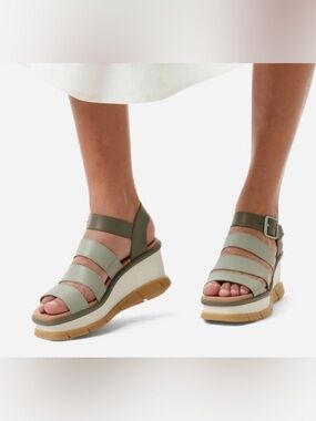 Sorel Women’s Joanie III Ankle Strap Wedge Sandal Safari Green Multi Size 8 EUC